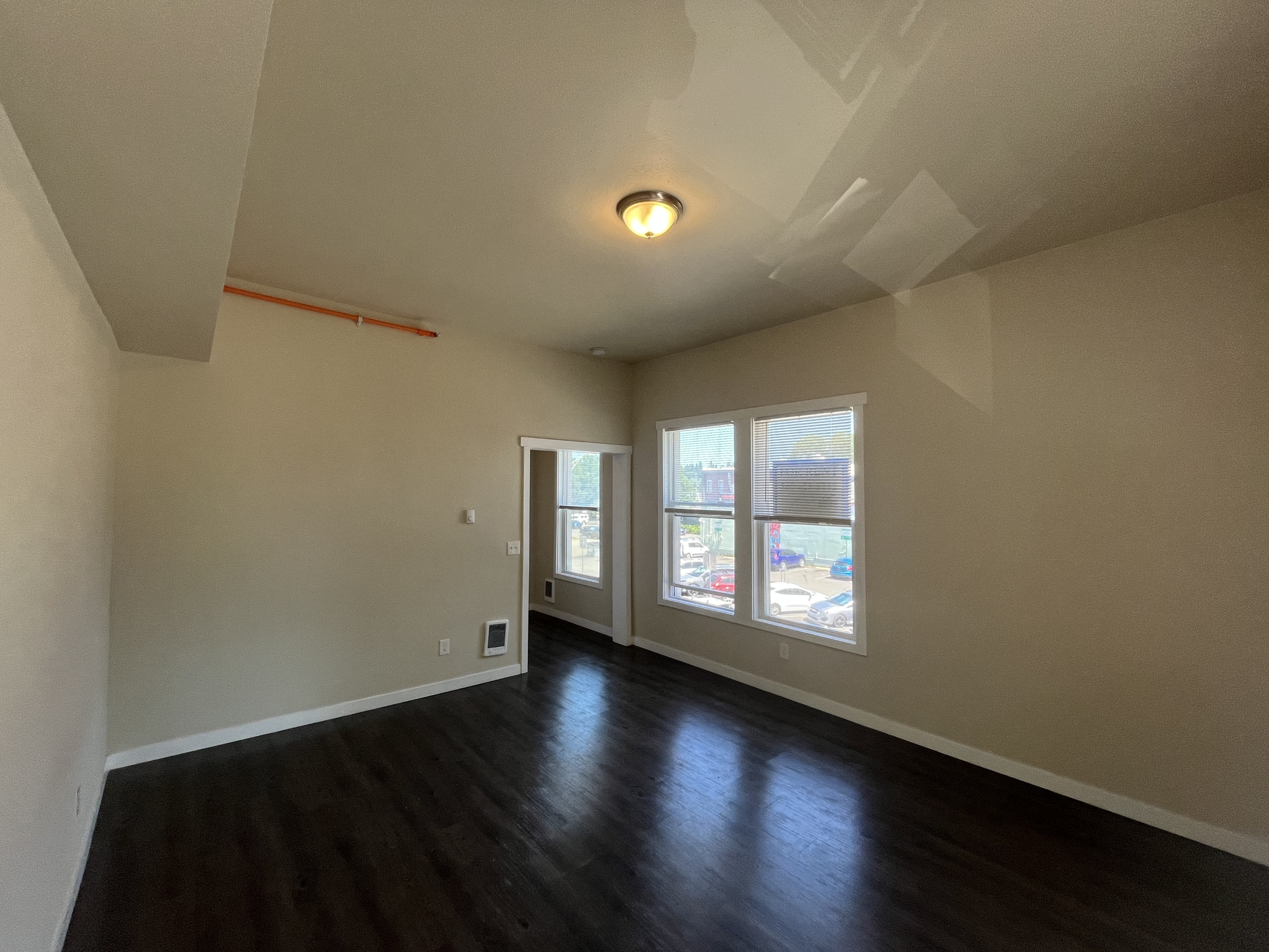 204 4th Ave W #204