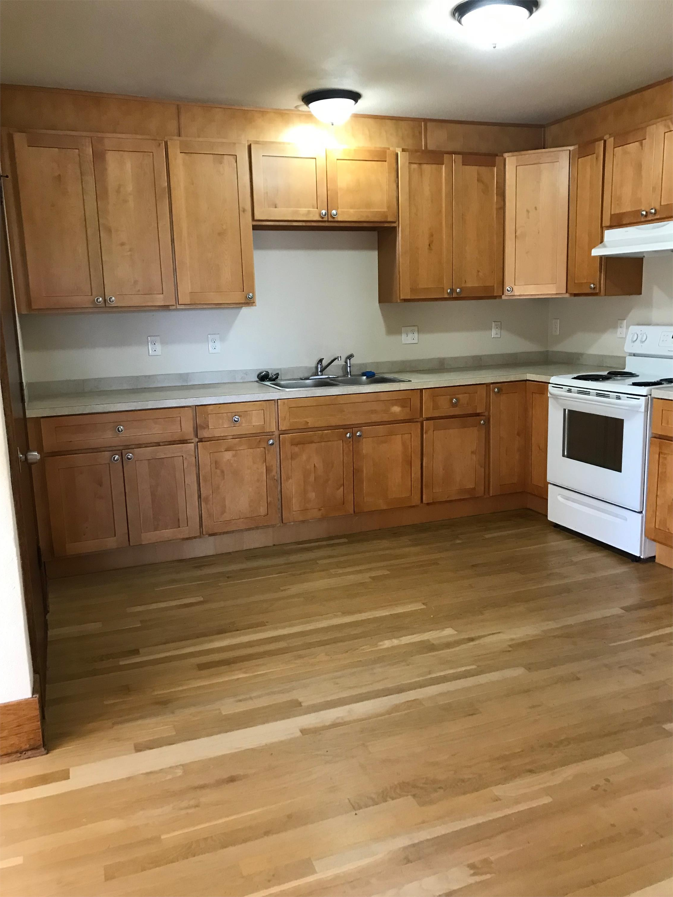1016 S 8th St - 3